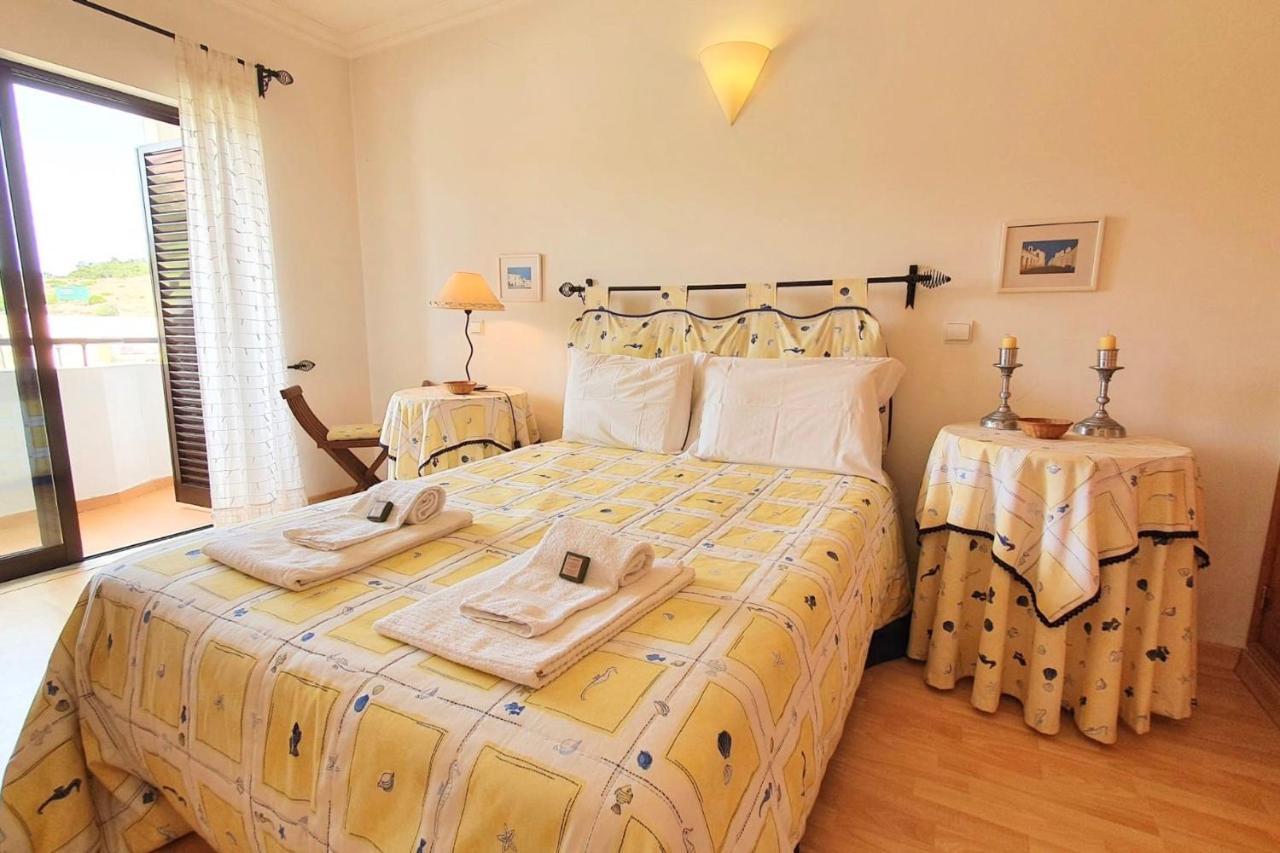 Lovelystay - Alto Dos Calicos 2Br House With Garden 阿尔布费拉 外观 照片